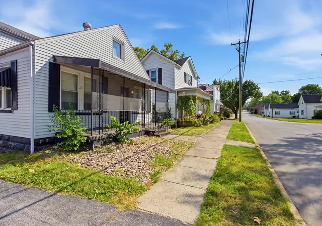 Photo 3 of Sale Pending at 5 S Burns Ave, Winchester, KY 40391 | MLS# 26024165 | Listing updated on 2026-10-15