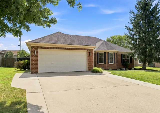 Photo 3 of Single family home for sale at 568 Southbrook Dr, Nicholasville, KY 40356 | MLS# 26024193 | Listing updated on 2026-09-26