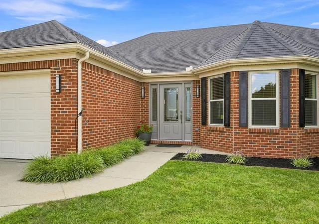 Photo 4 of Single family home for sale at 568 Southbrook Dr, Nicholasville, KY 40356 | MLS# 26024193 | Listing updated on 2026-09-26