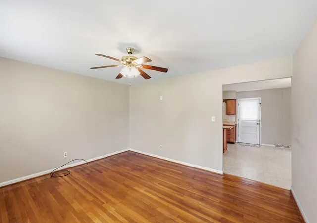 Photo 3 of Sale Pending at 502 Alta Ave, Nicholasville, KY 40356 | MLS# 26024352 | Listing updated on 2026-10-13