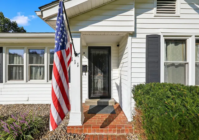 Photo 4 of Single family home for sale at 111 Park Ln, Lawrenceburg, KY 40342 | MLS# 26024456 | Listing updated on 2026-09-07