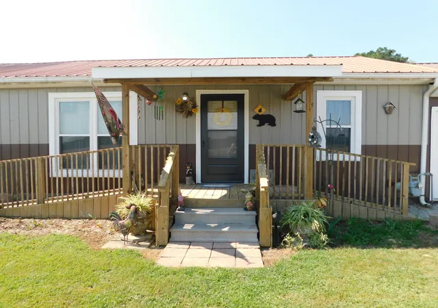 Photo 3 of Single family home for sale at 7637 Mott City Rd, Fredonia, KY 42411 | MLS# 26024881 | Listing updated on 2026-09-12