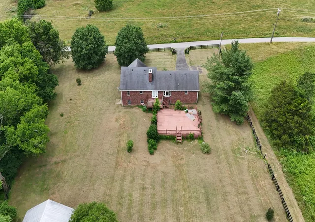 Photo 2 of Single family home for sale at 1109 Mitchell Ln, Danville, KY 40422 | MLS# 26024185 | Listing updated on 2026-09-11
