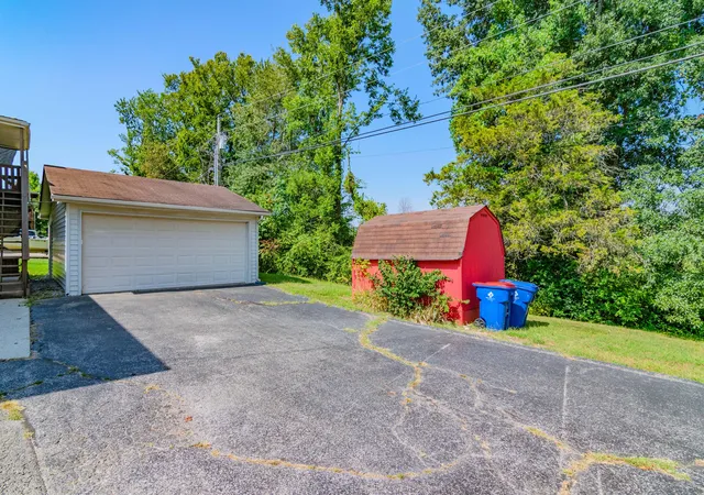 Photo 3 of Single family home for sale at 314 Peachtree Dr, Berea, KY 40403 | MLS# 26024250 | Listing updated on 2026-10-13