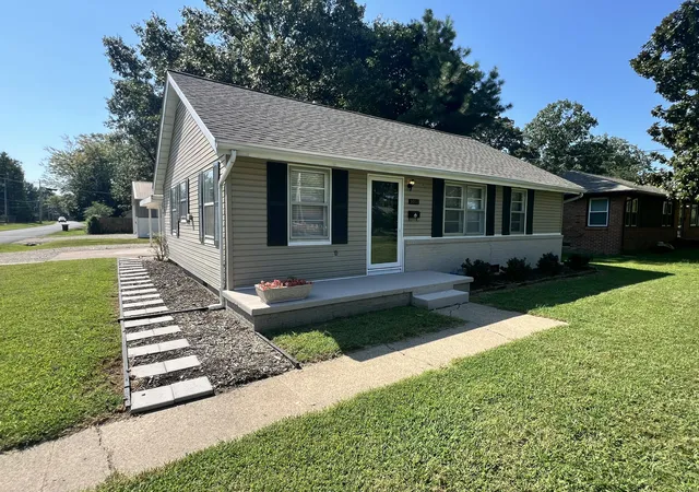 Photo 1 of Single family home for sale at 3000 Harrison St, Paducah, KY 42001 | MLS# 26024266 | Listing updated on 2026-09-05