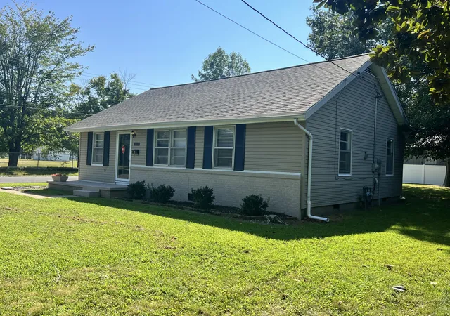 Photo 2 of Single family home for sale at 3000 Harrison St, Paducah, KY 42001 | MLS# 26024266 | Listing updated on 2026-09-05