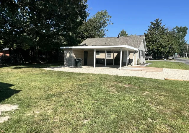 Photo 4 of Single family home for sale at 3000 Harrison St, Paducah, KY 42001 | MLS# 26024266 | Listing updated on 2026-10-15