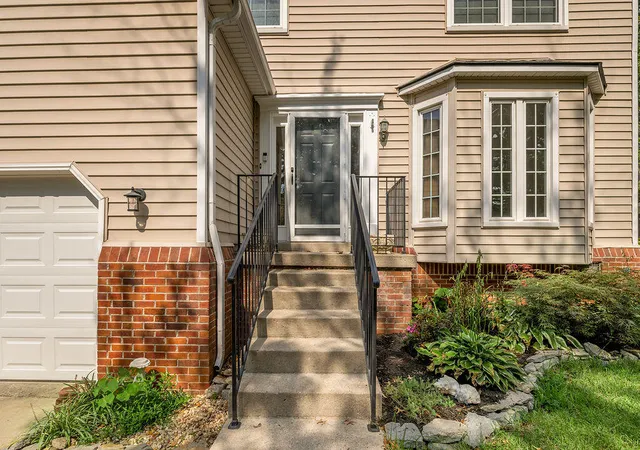 Photo 3 of Single family home for sale at 4688 Spring Crk Dr, Lexington, KY 40515 | MLS# 26025367 | Listing updated on 2026-10-22