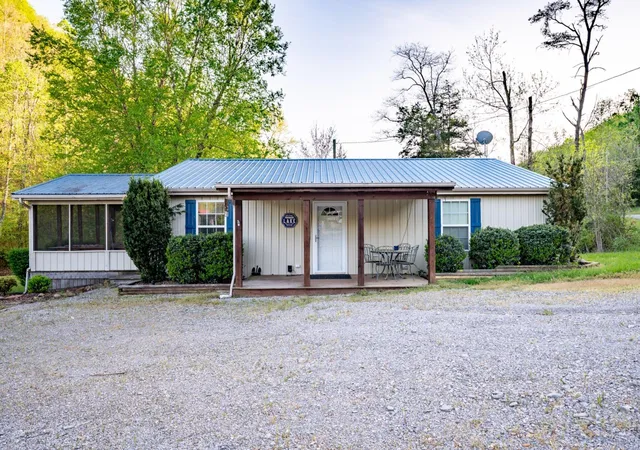 Photo 2 of Single family home for sale at 612 Little Indian Dr, Jamestown, KY 42629 | MLS# 26024340 | Listing updated on 2026-09-04
