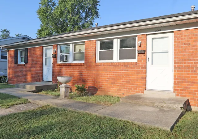 Photo 3 of Sale Pending at 1601 1603 Maywick View Ln, Lexington, KY 40504 | MLS# 26024257 | Listing updated on 2026-09-08