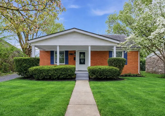 Photo 1 of Single family home for sale at 636 Stratford Dr, Lexington, KY 40503 | MLS# 26024316 | Listing updated on 2026-09-04