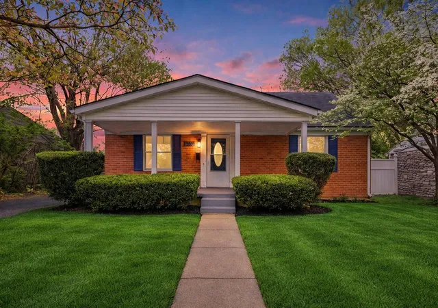 Photo 2 of Single family home for sale at 636 Stratford Dr, Lexington, KY 40503 | MLS# 26024316 | Listing updated on 2026-09-04