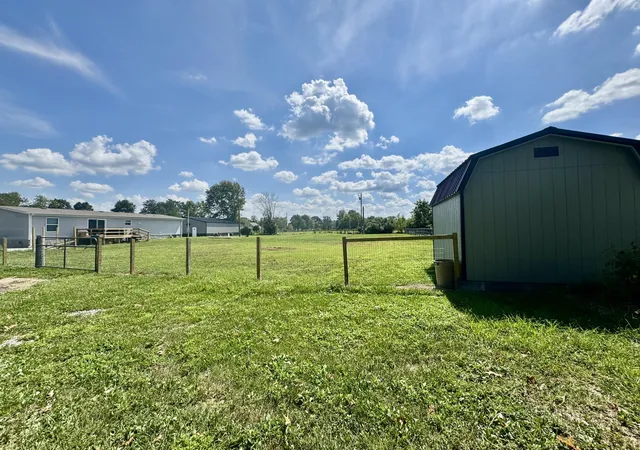 Photo 4 of Single family home for sale at 960 Charlie Norris Rd, Richmond, KY 40475 | MLS# 26024475 | Listing updated on 2026-10-25