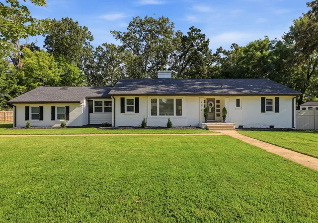 Photo 1 of Single family home for sale at 4312 Buckner Ln, Paducah, KY 42001 | MLS# 26024242 | Listing updated on 2026-09-03