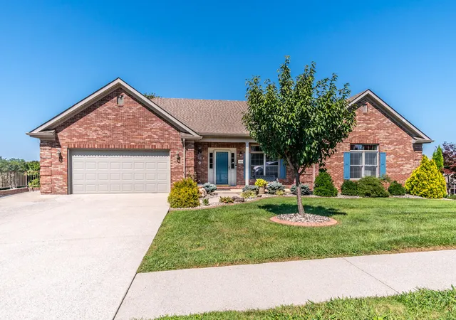 Photo 1 of Single family home for sale at 3008 Woodfield Cir, Richmond, KY 40475 | MLS# 26024440 | Listing updated on 2026-09-15