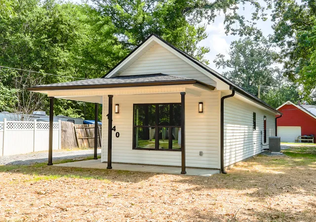 Photo 1 of Single family home for sale at 1740 Harrison St, Paducah, KY 42001 | MLS# 26026329 | Listing updated on 2026-09-23