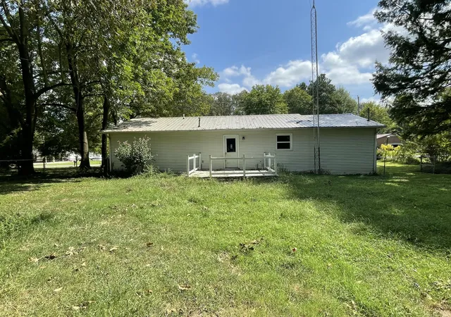 Photo 3 of Single family home for sale at 173 Whispering Oaks Loop, Mayfield, KY 42066 | MLS# 26024694 | Listing updated on 2026-09-12