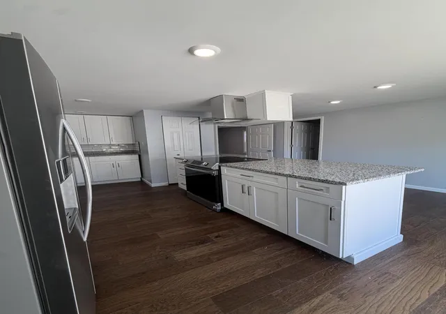 Photo 4 of Single family home for sale at 204 Crutchfield St, Science Hill, KY 42553 | MLS# 26024459 | Listing updated on 2026-09-24