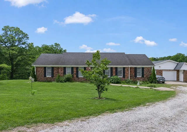 Single family home for sale at 286 Joe Davidson Rd, Beattyville, KY 41311 | MLS# 26024300