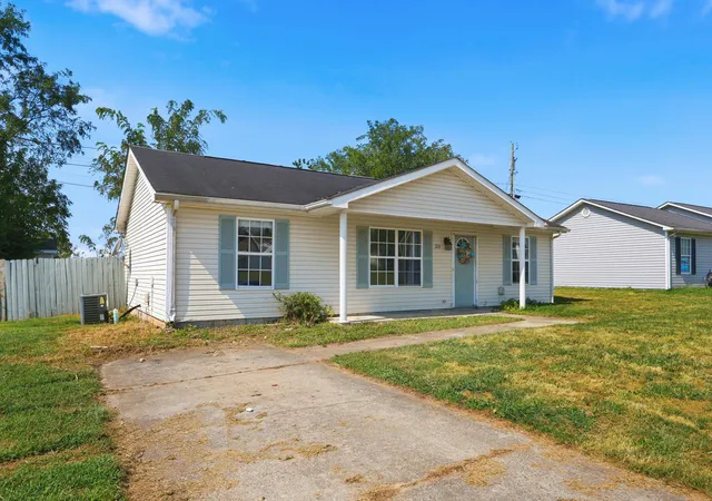 Photo 3 of Sale Pending at 213 Kiester Dr, Berea, KY 40403 | MLS# 26024499 | Listing updated on 2026-09-11