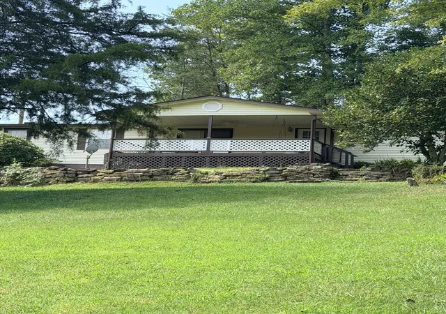 Photo 1 of Single family home for sale at 107 Ross Branch, Flatgap, KY 41219 | MLS# 26024260 | Listing updated on 2026-10-15