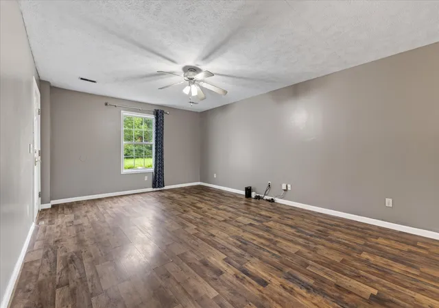 Photo 3 of Single family home for sale at 221 Grant Ave, Oak Grove, KY 42262 | MLS# 26024593 | Listing updated on 2026-09-22