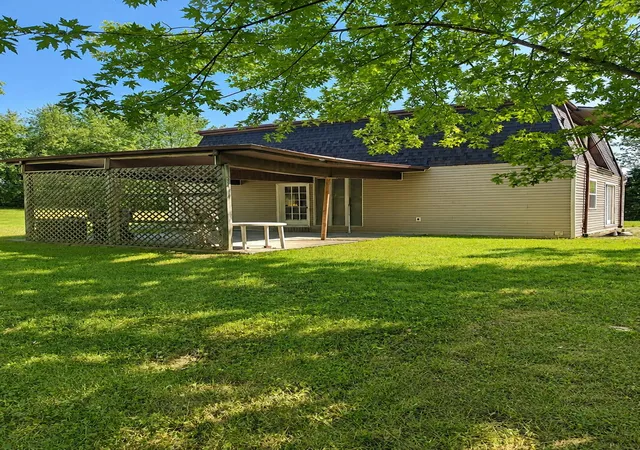 Photo 2 of Sale Pending at 190 Old Bronston School Rd, Bronston, KY 42518 | MLS# 26024279 | Listing updated on 2026-09-12