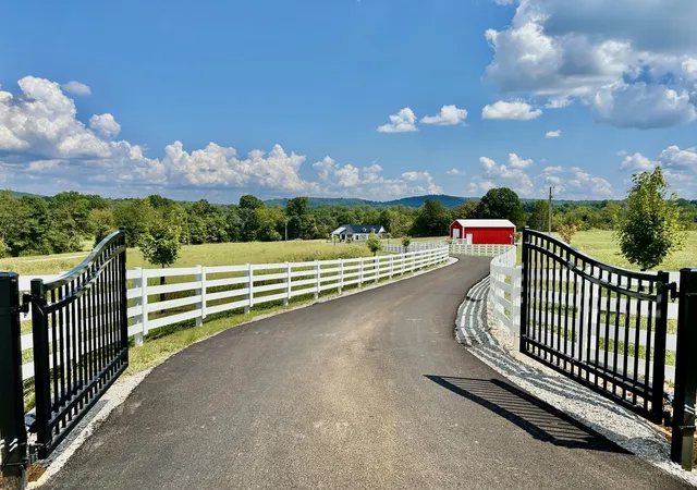Photo 3 of Single family home for sale at 600 Colyer Rd, Bronston, KY 42518 | MLS# 26024501 | Listing updated on 2026-09-08