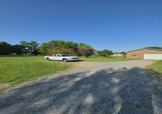 Photo 3 of Single family home for sale at 57 Vicksburg Est Rd, Benton, KY 42025 | MLS# 26024292 | Listing updated on 2026-10-12