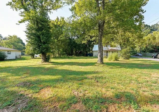 Photo 16 of Single family home for sale at 1100 Starke Ave, Paducah, KY 42003 | MLS# 26024306 | Listing updated on 2026-09-11