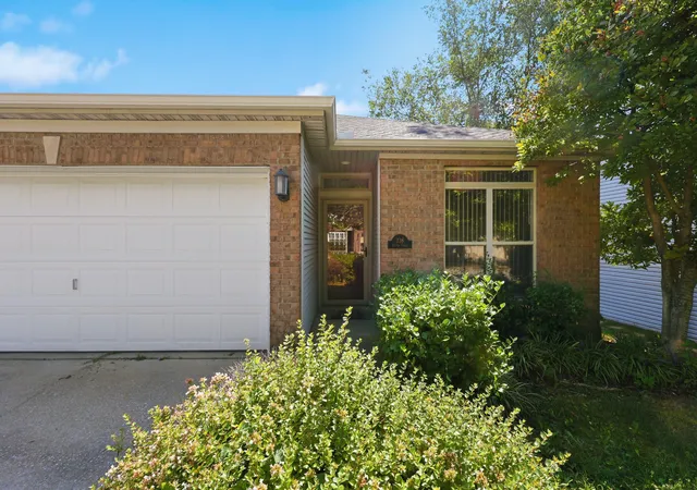 Photo 3 of Sale Pending at 336 Silver Crk Way, Lexington, KY 40511 | MLS# 26024365 | Listing updated on 2026-09-14