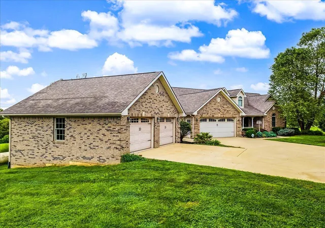 Photo 3 of Single family home for sale at 94 Hideout Ln, Cynthiana, KY 41031 | MLS# 26024343 | Listing updated on 2026-09-12