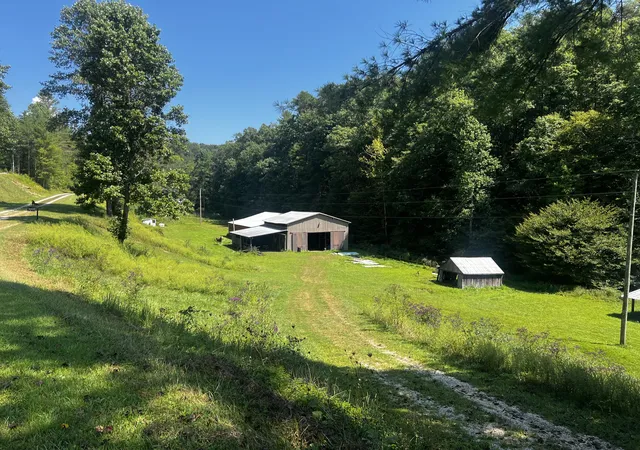 Photo 2 of Single family home for sale at 523 King Branch Rd, Campton, KY 41301 | MLS# 26024303 | Listing updated on 2026-09-04