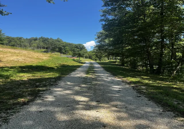 Photo 4 of Single family home for sale at 523 King Branch Rd, Campton, KY 41301 | MLS# 26024303 | Listing updated on 2026-10-13