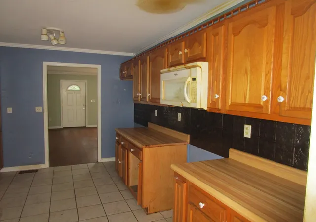 Photo 4 of Sale Pending at 307 Cardinal Ct, Irvine, KY 40336 | MLS# 26024302 | Listing updated on 2026-09-14