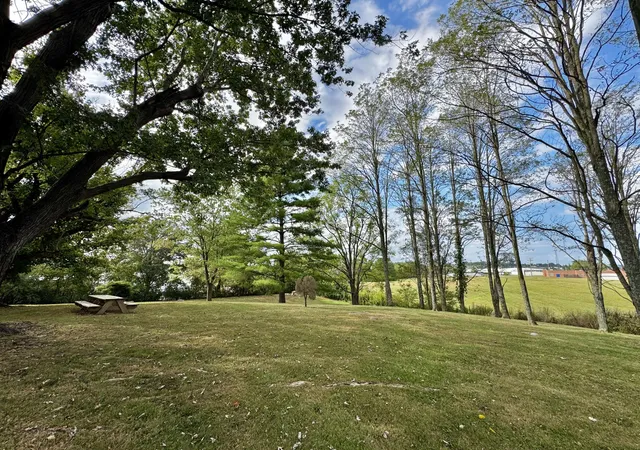 Photo 3 of Single family home for sale at 85 Florence Ln, Somerset, KY 42501 | MLS# 26024379 | Listing updated on 2026-09-08