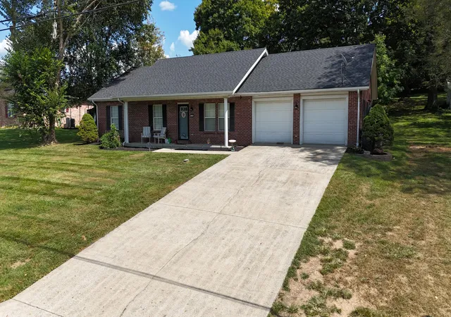 Photo 2 of Sale Pending at 728 Jackson Rd, Somerset, KY 42501 | MLS# 26024321 | Listing updated on 2026-09-05