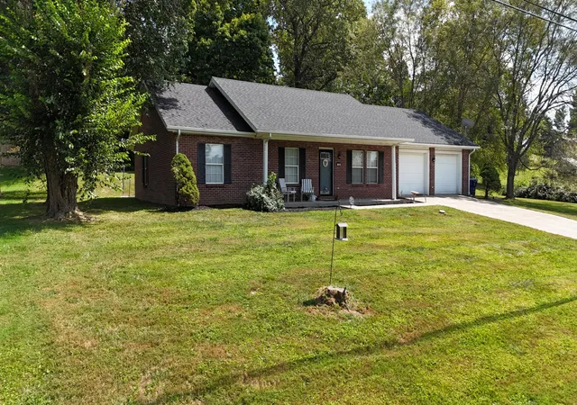 Photo 3 of Sale Pending at 728 Jackson Rd, Somerset, KY 42501 | MLS# 26024321 | Listing updated on 2026-09-05