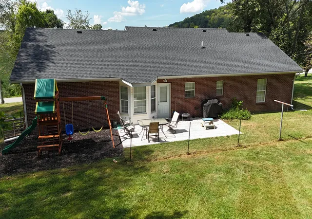 Photo 3 of Sale Pending at 728 Jackson Rd, Somerset, KY 42501 | MLS# 26024321 | Listing updated on 2026-09-05