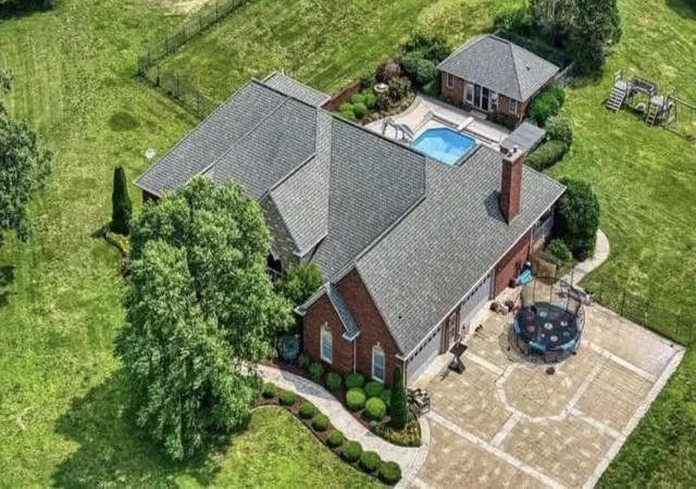 Photo 2 of Single family home for sale at 122 Fairway Acres Dr, Dunmor, KY 42339 | MLS# 26024319 | Listing updated on 2026-09-04