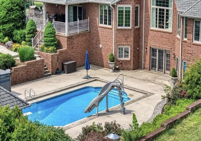 Photo 3 of Single family home for sale at 122 Fairway Acres Dr, Dunmor, KY 42339 | MLS# 26024319 | Listing updated on 2026-09-04