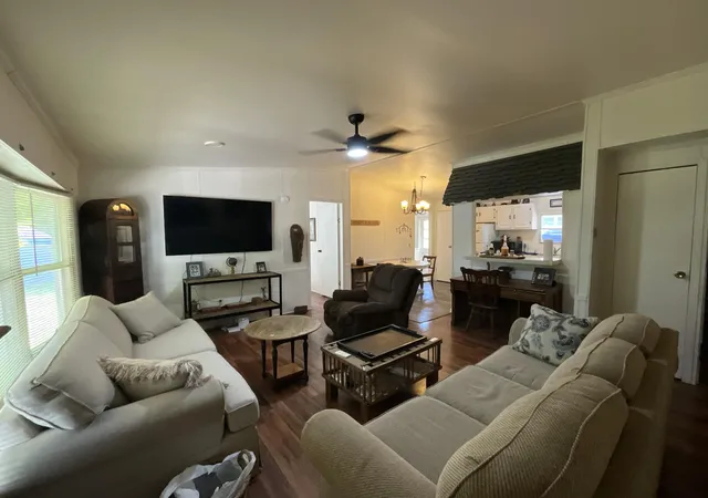 Photo 3 of Sale Pending at 1510 Cornett St, Somerset, KY 42501 | MLS# 26024324 | Listing updated on 2026-09-20