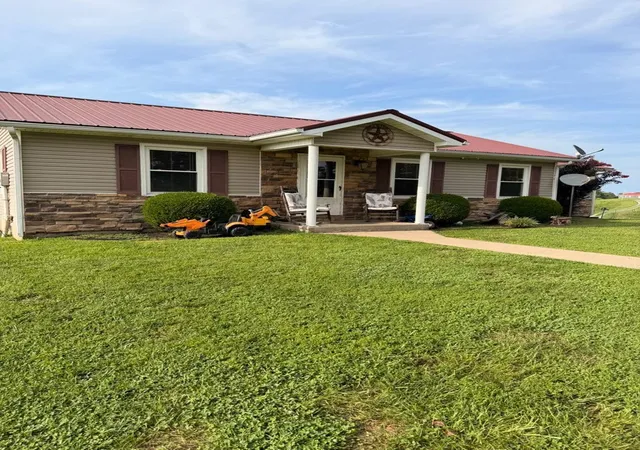 Photo 3 of Sale Pending at 1791 Poosey Ridge Rd, Richmond, KY 40475 | MLS# 26024328 | Listing updated on 2026-10-02