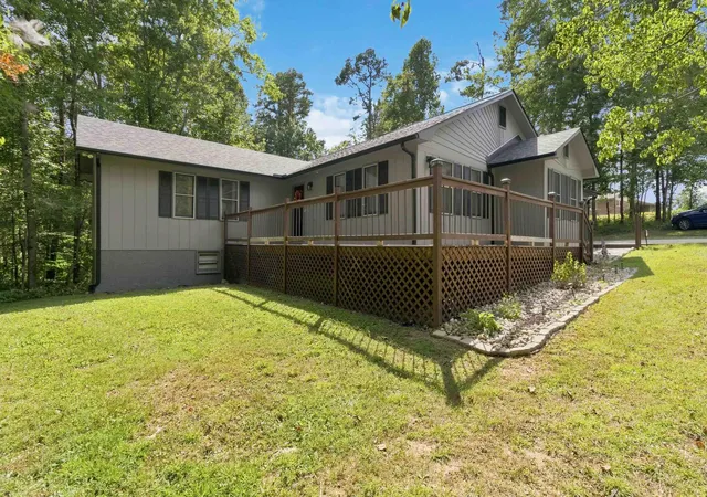 Photo 3 of Sale Pending at 1207 Yorkshire Ests Rd, London, KY 40744 | MLS# 26024462 | Listing updated on 2026-09-10