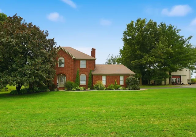 Photo 3 of Single family home for sale at 500 Handy Pike, Harrodsburg, KY 40330 | MLS# 26024337 | Listing updated on 2026-09-04