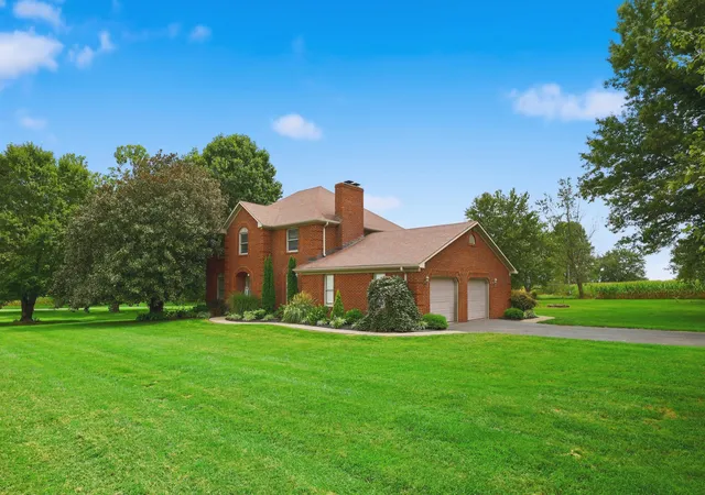 Photo 3 of Single family home for sale at 500 Handy Pike, Harrodsburg, KY 40330 | MLS# 26024337 | Listing updated on 2026-09-04