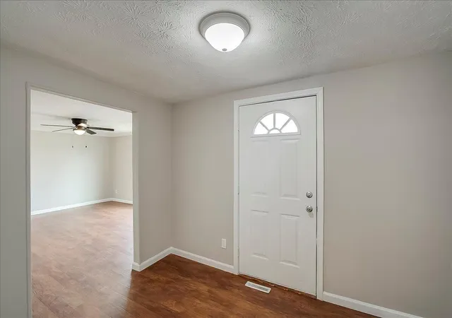 Photo 3 of Sale Pending at 103 Spring Valley Rd, Danville, KY 40422 | MLS# 26024537 | Listing updated on 2026-09-08