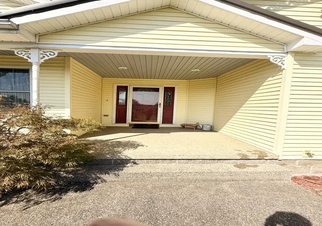 Photo 3 of Single family home for sale at 546 Mallard Cvs, Harrodsburg, KY 40330 | MLS# 26024458 | Listing updated on 2026-10-13