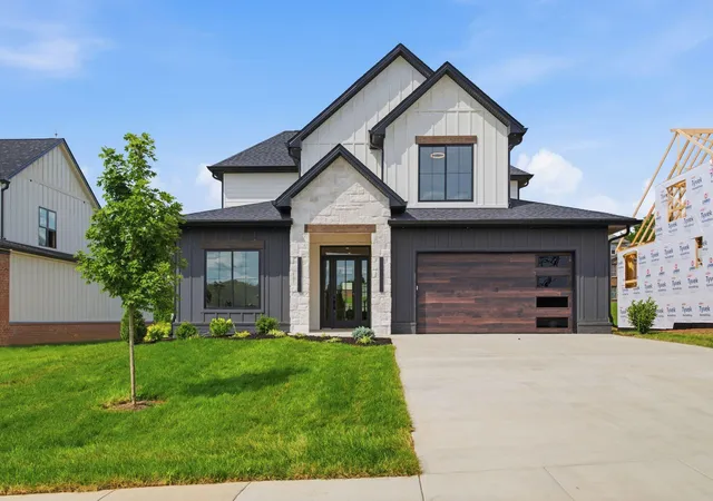 Single family home for sale at 901 Bellerive Blvd, Nicholasville, KY 40356 | MLS# 26024345