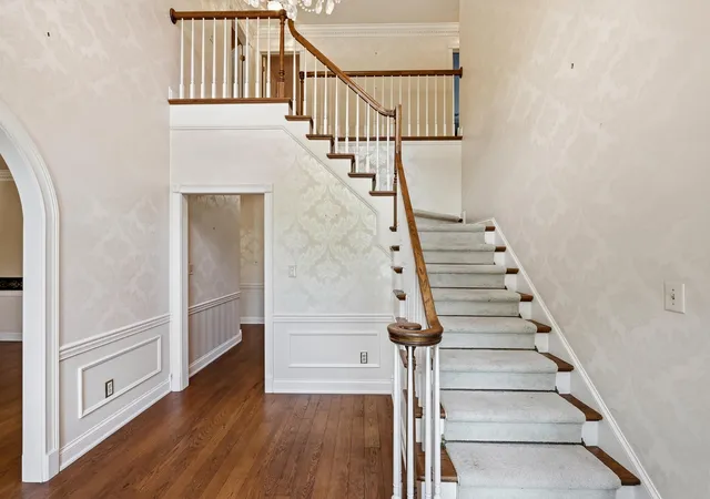 Photo 3 of Single family home for sale at 886 Mcmeekin Pl, Lexington, KY 40502 | MLS# 26024645 | Listing updated on 2026-09-15
